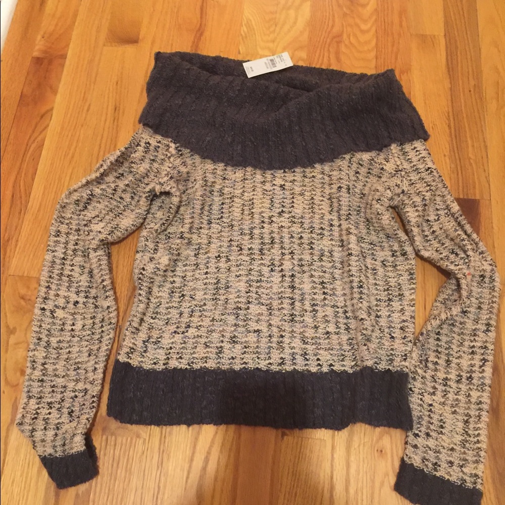 NWT Buckle sweater